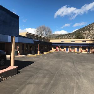 Apache Motel