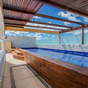 We Playa Hotel