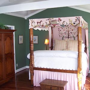 Queen Suite