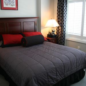 Two-Bedroom Queen Suite