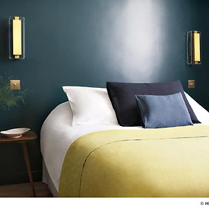 Connecting Room