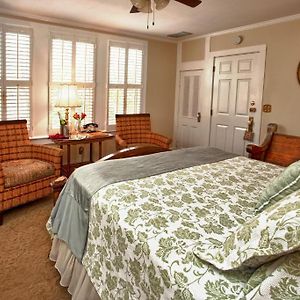 Premium Queen Room