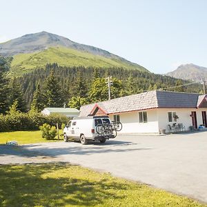 Trailhead Lodging