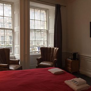Royal Mile View Studio Apartment Panmure