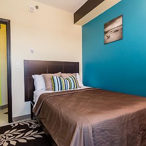 Deluxe One-Bedroom King Suite