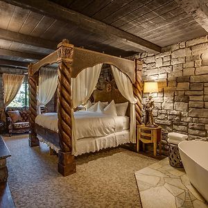 Superior King Suite