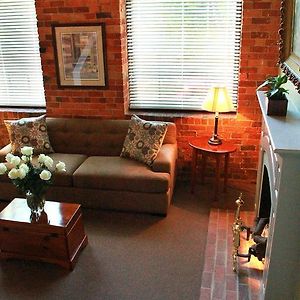 Deluxe Queen Studio