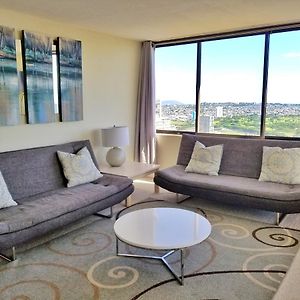 Vacation Rental Studios At Hawaiian Monarch