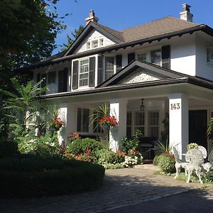 Bernard Gray Hall Bed And Breakfast