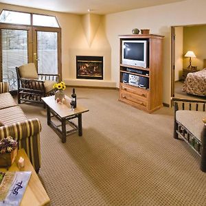 One-Bedroom King Suite