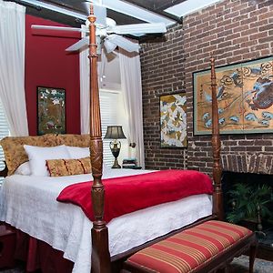 Tradition Room