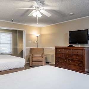 One-Bedroom King Suite
