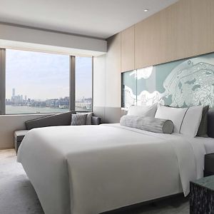 Upper Floors King Room