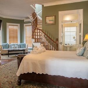 Two-Bedroom King Suite