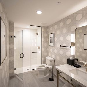 Superior King Suite