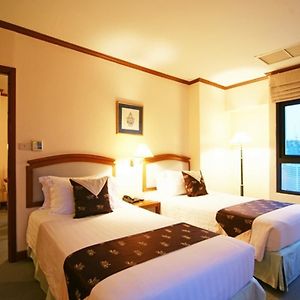 Deluxe King Two Room Suite
