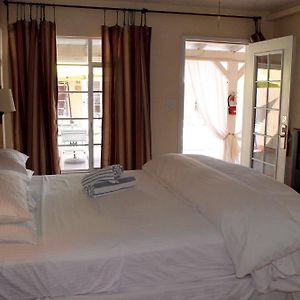 King Room Male only