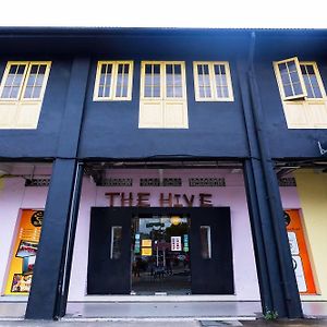 The Hive Singapore Hostel