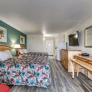 Deluxe Double Room Two Double Beds Ocean View