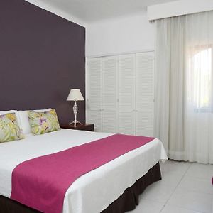 One-Bedroom King Suite