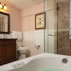 Grand Queen Suite