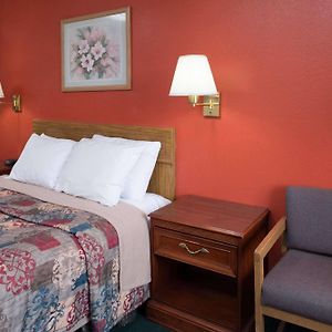 Days Inn By Wyndham Lincoln South