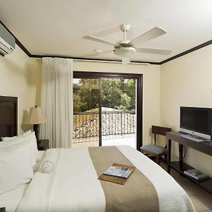 Standard Deluxe King Room