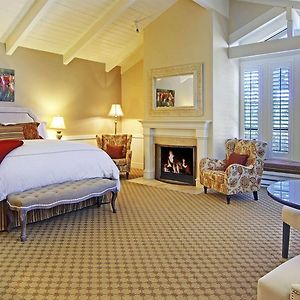 Carriage House Inn