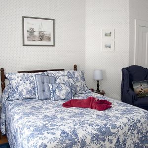 Budget King Room
