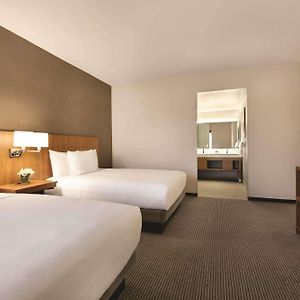 Upper Floors Queen Room