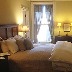 Queen Suite
