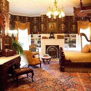 Queen Suite