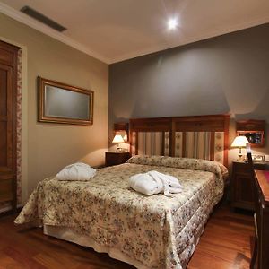 Interior Economy Doble Room