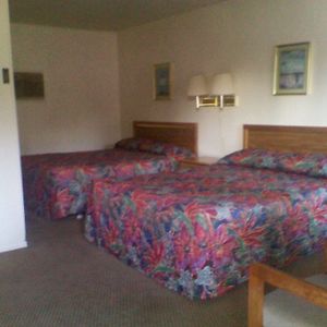 Queen Room Two Queen Beds