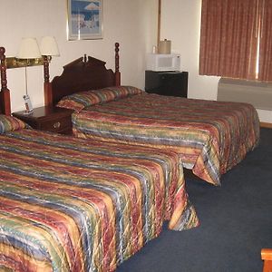 Queen Room Two Queen Beds