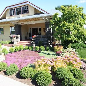 Villa Columbia Bed & Breakfast