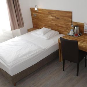 Comfort Queen Room