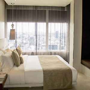 One-Bedroom King Suite
