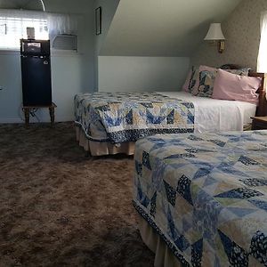 Deluxe Queen Room Two Queen Beds