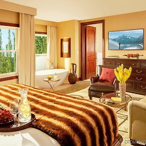 Premier King Suite