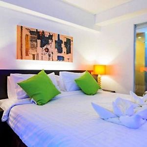 One-Bedroom King Suite