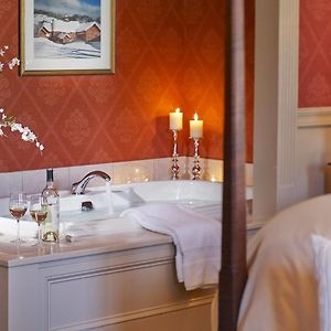 Luxury King Room