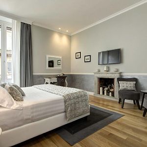 Relais De L'Opera