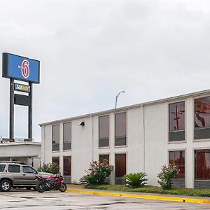 Motel 6-New Orleans, La - Near Downtown