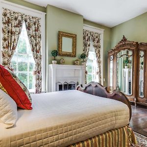Deluxe  House