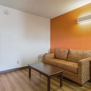 Deluxe Queen Suite