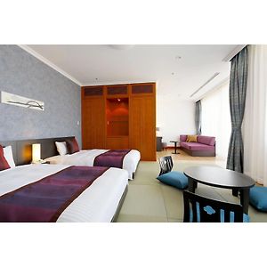Japanese-Style Room