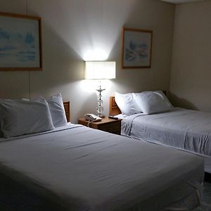 Queen Room Two Queen Beds Non-Smoking