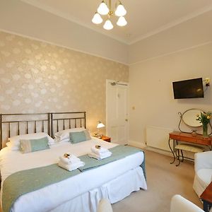 Double or Twin Room Garden View