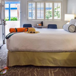 Pool Side Queen Room